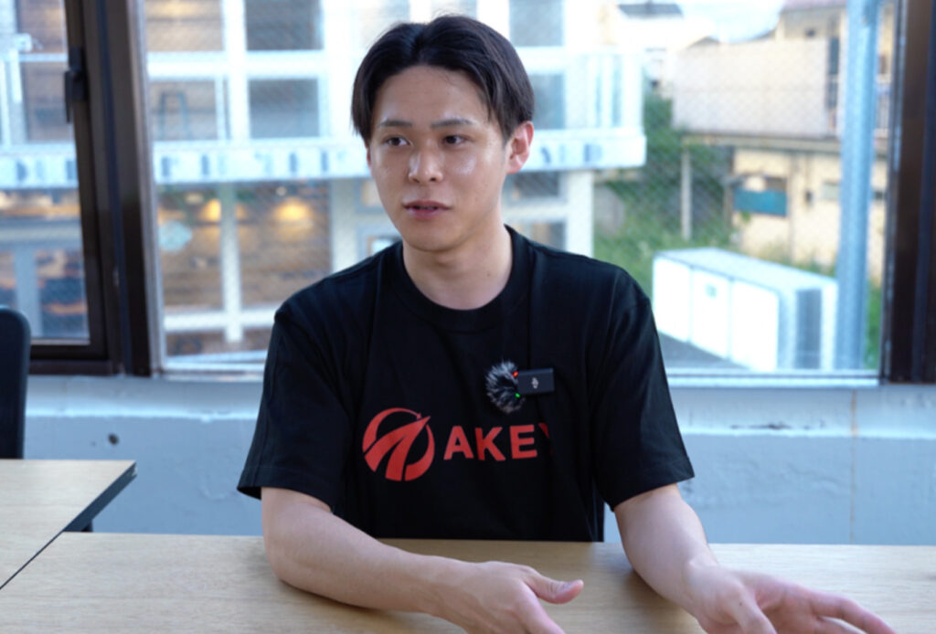 ダウンロード 93 - もちまる日記の飼い主が顔バレして秋山吏功と判明？結婚相手は誰？