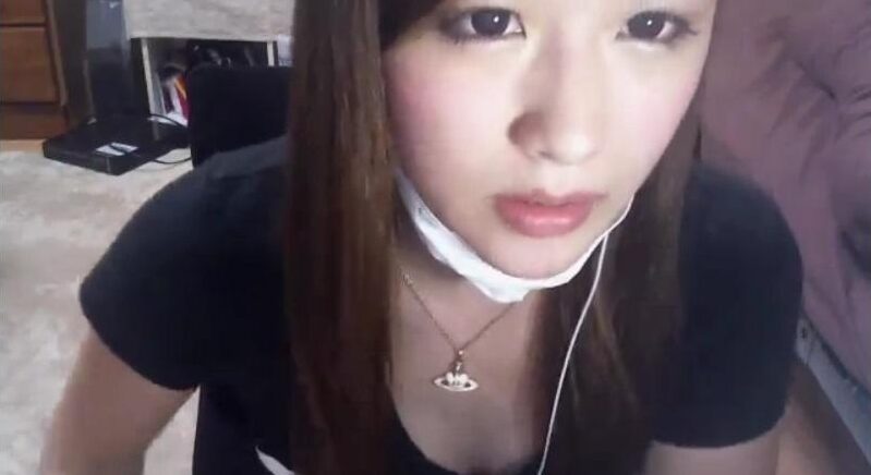BvkSz4gCUAAMxIH e1777427447132 - 八雲べにの顔バレが美人すぎる！前世はりんりんこで中の人の実年齢や身長は？