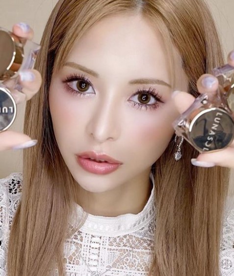 門りょう４ - 門りょうの整形前＆豊胸前と後を比較！整形箇所や外科クリニックはどこ？