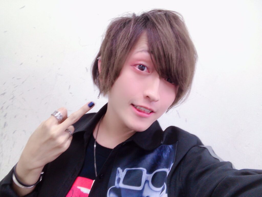 ELLz7JpU8AAqakP - 不破湊の前世(中の人)は実況者のカフェイン！顔バレがイケメンで年齢や身長は？