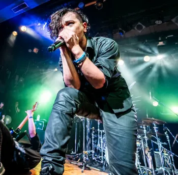 cf961d2b0453960cce43d2f7f06ede9d - 加賀美ハヤトの前世はタラチオ！中の人の実年齢と身長は？結婚相手がやみえんはマジ？