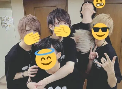 三枝明那の前世は歌い手の「Bee」!中の人は高身長で顔バレがイケメン! ff4a0983151bcb0410d76be43d584459 - 三枝明那の前世は歌い手の「Bee」!中の人は高身長で顔バレがイケメン!