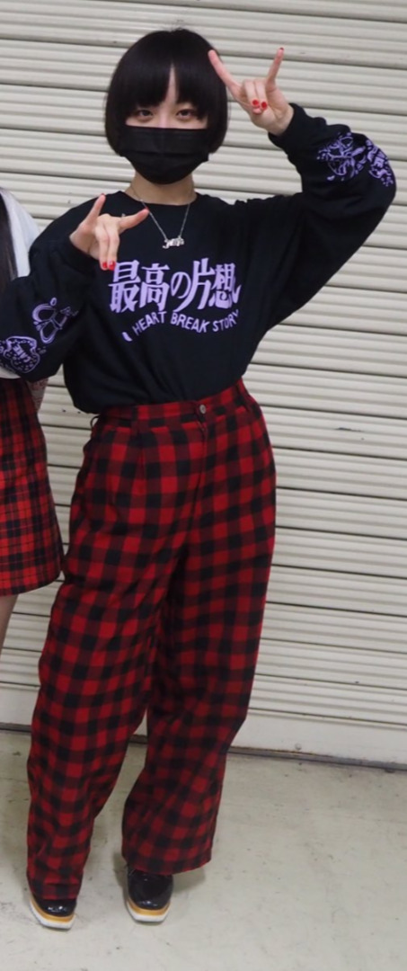 Adoの顔バレ理由はアイドル時代と卒アルの特定!本名と高校もバレる? 180a161a 1105 457a a561 10e932b1e316 - Adoの顔バレ理由はアイドル時代と卒アルの特定!本名と高校もバレる?