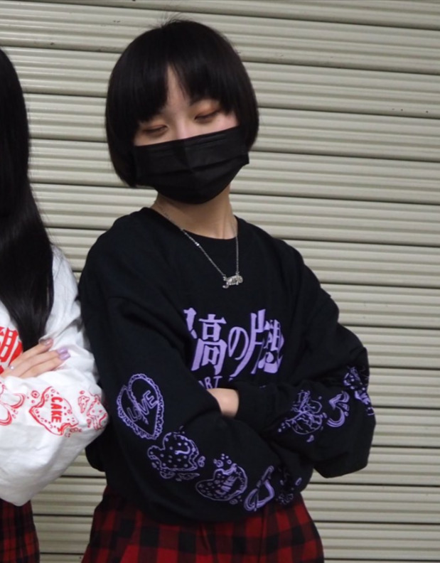 Adoの顔バレ理由はアイドル時代と卒アルの特定!本名と高校もバレる? e6671016 5ea4 45e7 8069 0da39d3136a9 - Adoの顔バレ理由はアイドル時代と卒アルの特定!本名と高校もバレる?