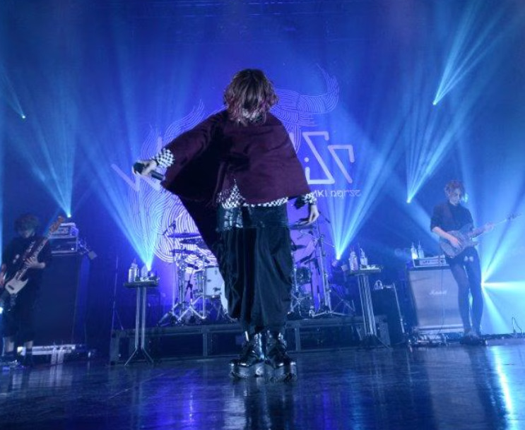 naruselive - nqrse(なるせ)の顔バレ実写画像がかわいい！けど性別は男？身長や年齢、出身は？