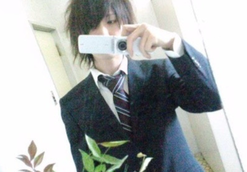 スクリーンショット 183 - そらるの顔バレがイケメン！加工無しがグラスに？本名は一ノ瀬彼方？