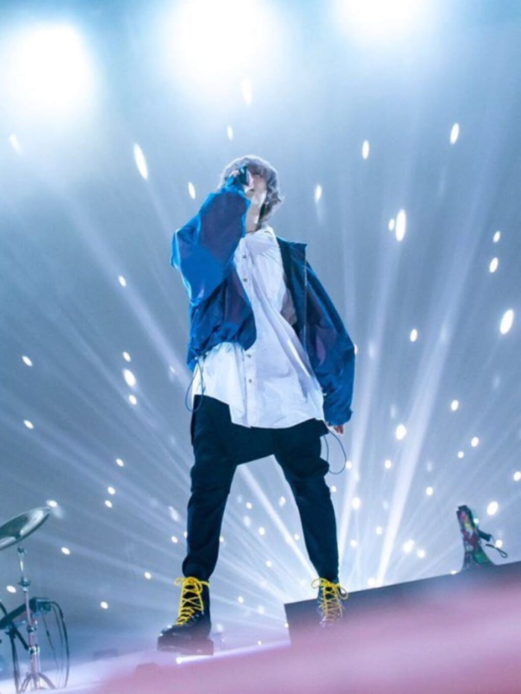 070d6b850135aaff42a055f6638ab35c - 【顔写真】Eveの顔バレはイケメン確定！年齢は31歳？身長や出身は？