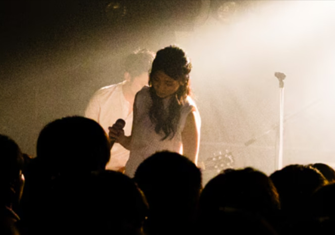 637aefae 93c9 4af8 897e 1f4c8ec691c5 - ヨルシカsuisとn-bunaの顔バレ画像！顔出ししない理由は？ライブでは顔出ししてる？