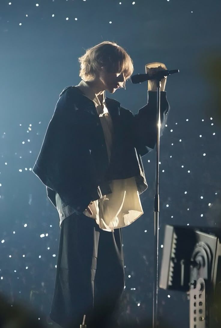 be0dba52a6c668f54deeb0b85282d3d1 - 【顔写真】Eveの顔バレはイケメン確定！年齢は31歳？身長や出身は？