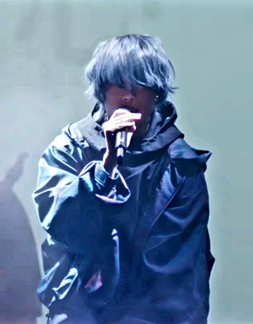 d0f74fdc87fd75efc79c7152fb0dd94c - 【顔写真】Eveの顔バレはイケメン確定！年齢は31歳？身長や出身は？