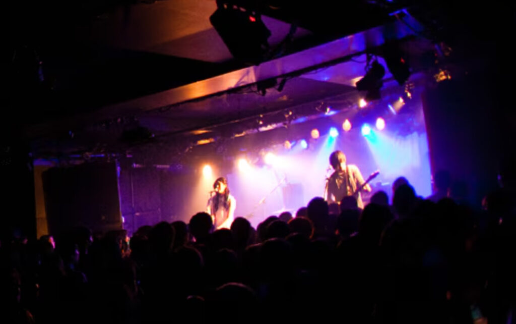 yorushika2 2026 03 31T110705.247 - ヨルシカsuisとn-bunaの顔バレ画像！顔出ししない理由は？ライブでは顔出ししてる？