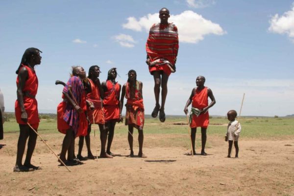 maasai people e1582347555829 - マサイ(フィッシャーズ)の本名がマサイ・カン・ハムザは嘘？父親がパキスタン人のハーフ！
