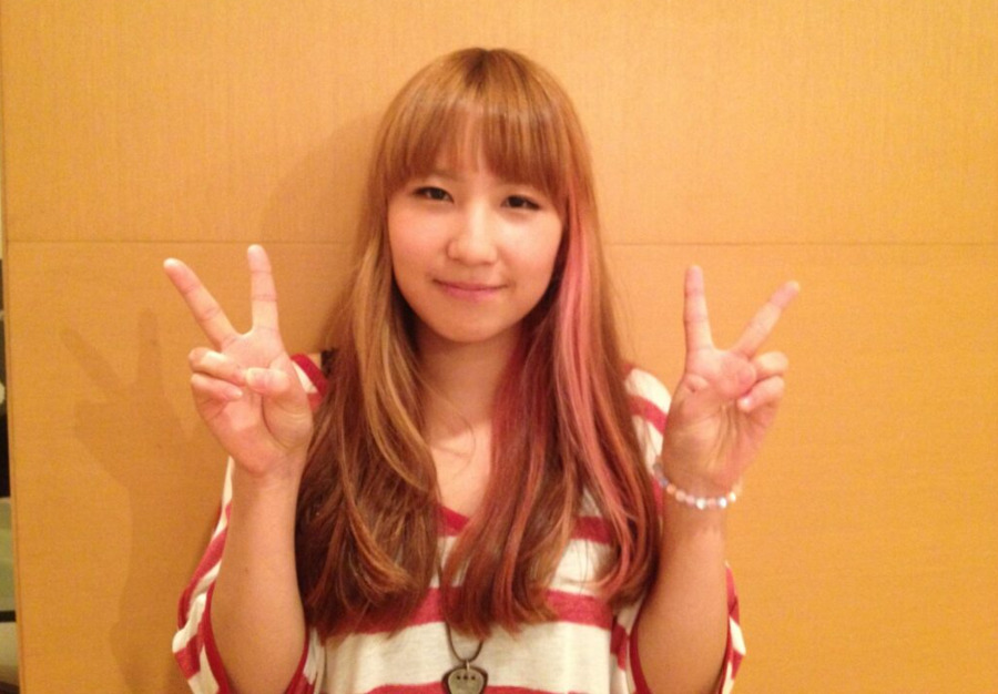 aa78c9bb 8e7a 4cc6 bf03 b27dbfe25cac - コレサワの素顔がかわいい！今は顔出ししない理由やライブで顔が見える？