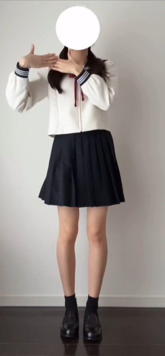 c29bac48 f742 4b68 b8b0 573d5f7aaffd - tuki.の顔バレ理由は月美月の特定とコレコレ？紅白で素顔が見えた！？