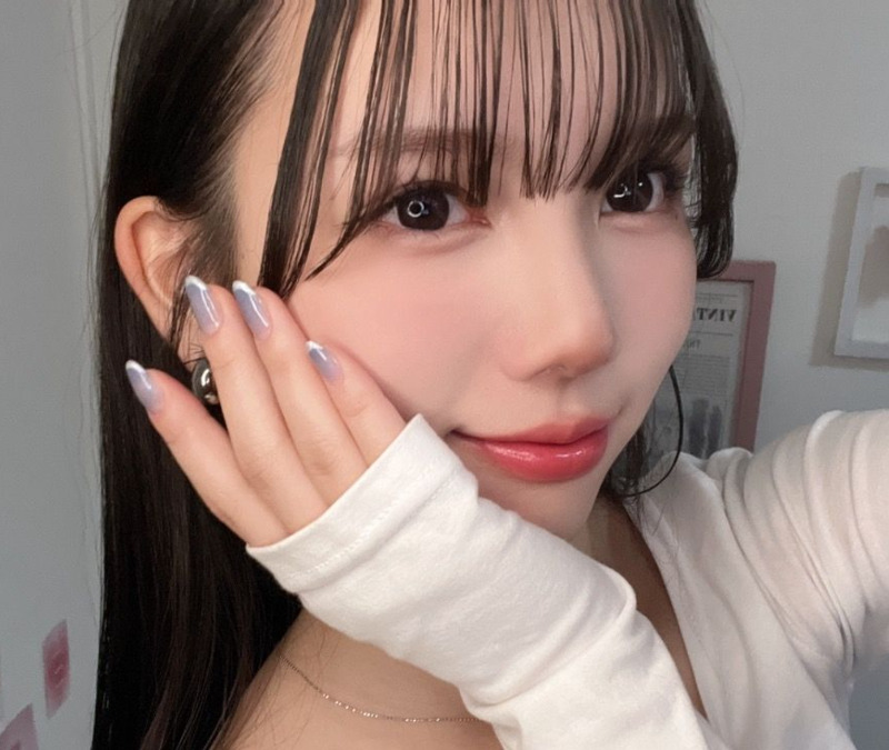 ca60d795 e9ef 4e8e 8352 0ab00ab3875d - tuki.の顔バレ理由は月美月の特定とコレコレ？紅白で素顔が見えた！？