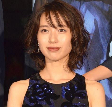 c190f347fcf5443445246d5927b8662b - 吾峠呼世晴(鬼滅の刃作者)は性別が女性で素顔が美人！？本人の顔写真は？