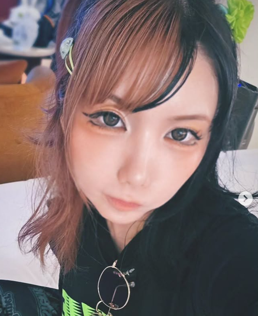 perolinaface2 - 兎味ペロリナの素顔がかわいい！すっぴんや年齢、本名のプロフィールも調査！