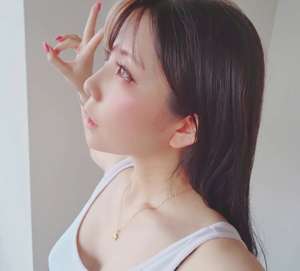 perolinaface4 - 兎味ペロリナの素顔がかわいい！すっぴんや年齢、本名のプロフィールも調査！
